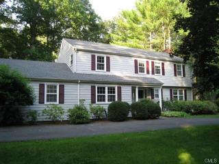 156 Fishing Trl, Stamford, CT 06903-2416