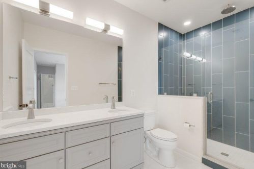 39744 Mount Gilead Rd, Leesburg VA 20175-6712 exterior