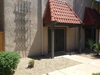 5914 Golden Ln, Glendale, AZ 85302-4509