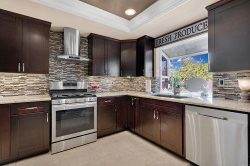 10121 Paseo Palmas Dr, Lakeside CA  92040-2342 exterior