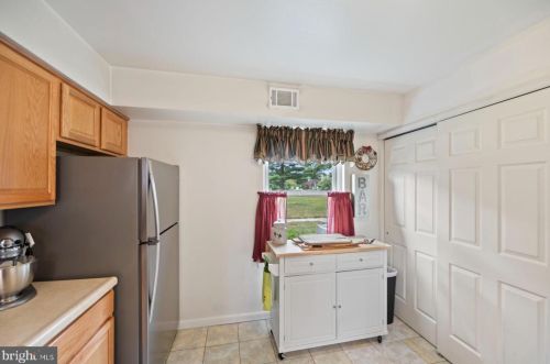 3080 Harbour Dr, Palmyra NJ 08065-2219 exterior