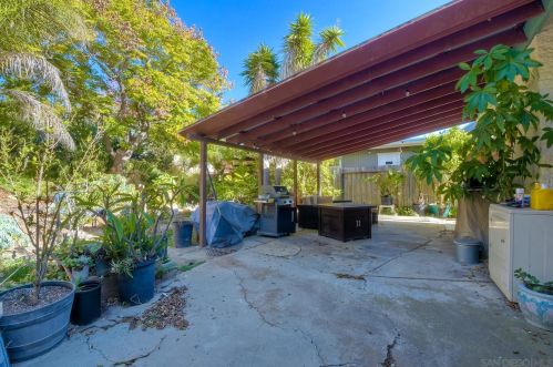 1552 Monmouth Dr, San Diego CA 92109-2247 exterior