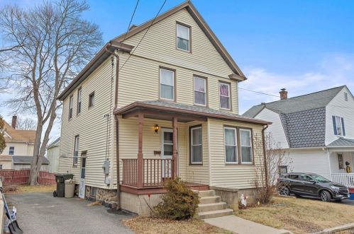 21 Avery Ct, United States Coast Guard Ac, CT 06320-4805