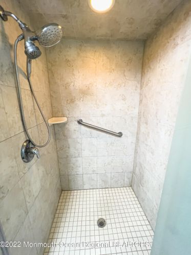 36 Winding River Rd, Lakewood NJ  08701-5733 exterior