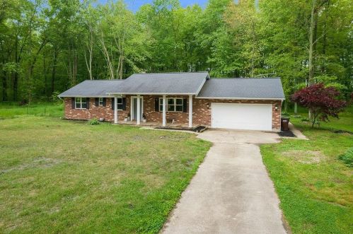 8605 Quarry Rd, Fairfax, OH 45133-6915