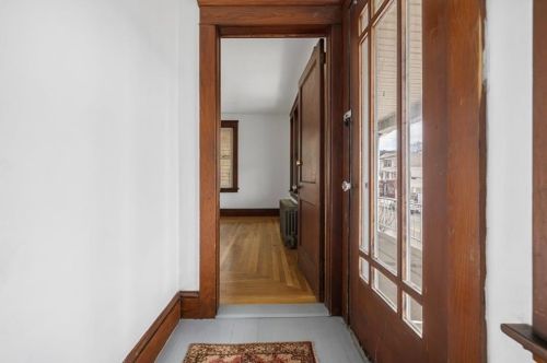 983 Atwells Ave, Providence, RI 02909-3602