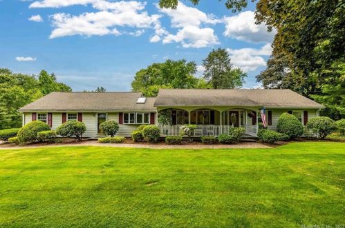 37 Erie St, Manchester, CT 06040-7034