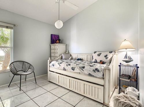 4784 Ridgemoor Cir, Palm Harbor FL  34685-3149 exterior