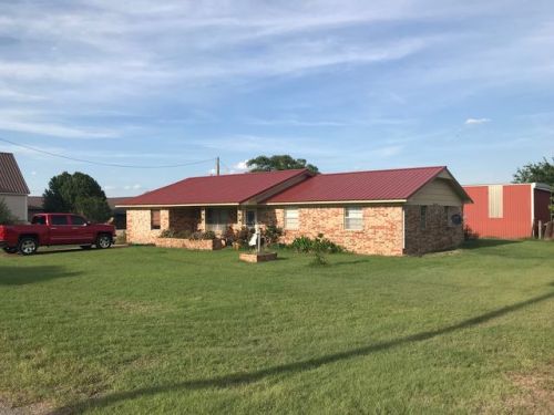 200 Berry Ave, Willow, OK 73673-8068