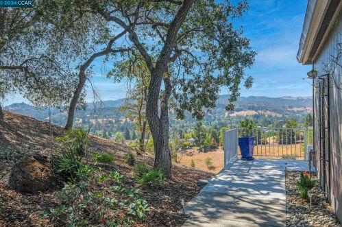 714 Poppy Pl, Concord CA  94523-1625 exterior