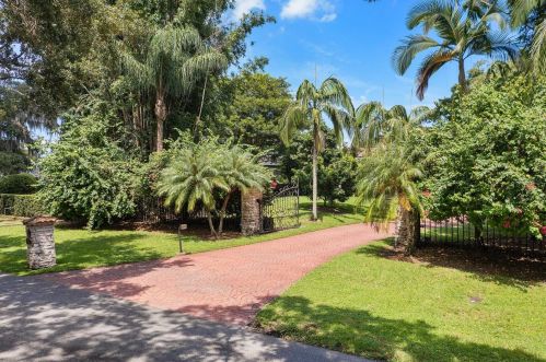 77 Interlaken Rd, Orlando, FL 32804-3448