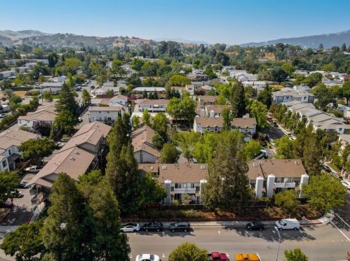 230 Birch Creek Dr, Pleasanton CA  94566-6781 exterior