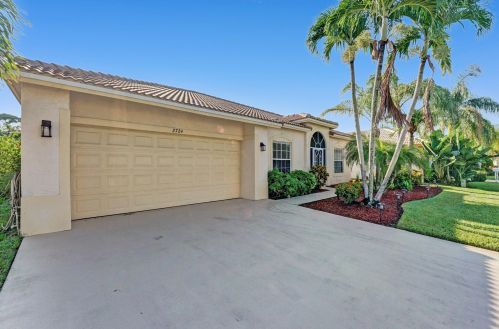 2724 Pointe Cir, West Palm Beach, FL 33413-2153