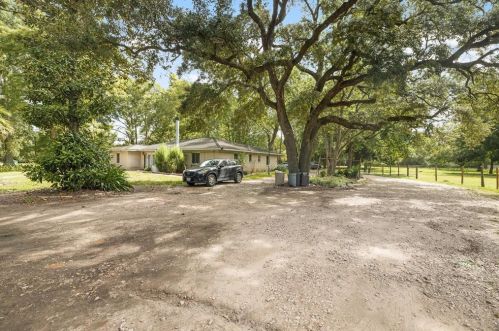 2310 Roy Rd, Pearland TX 77581-7681 exterior