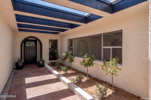 3034 49th Ct, Phoenix, AZ 85018-6504