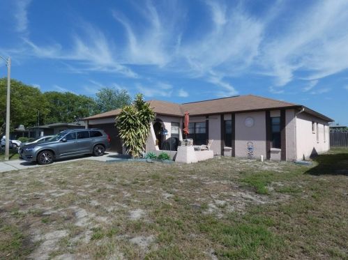8327 Luray Dr, Port Richey, FL 34668-4217