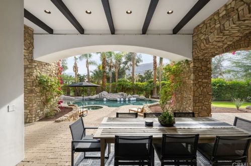 12 Clancy Ln, Rancho Mirage CA  92270-4501 exterior