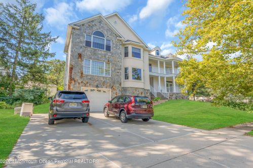 36 Lake Dr, Lakewood, NJ 08701-3159