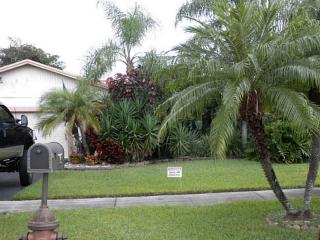 1041 125th Ln, Hollywood, FL