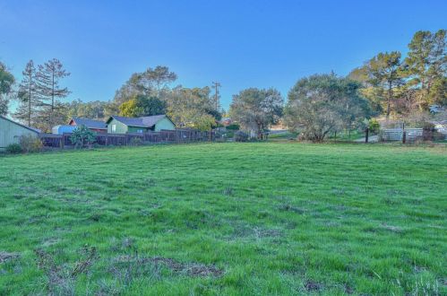 465 Seely Ave, Aromas, CA 95004-9507