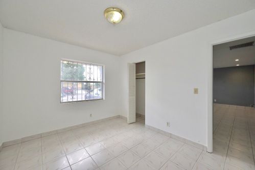 4903 Saratoga Rd, West Palm Beach FL  33415-7415 exterior