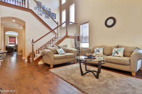 867 Coronado Cir, Santa Paula CA  93060-1666 exterior