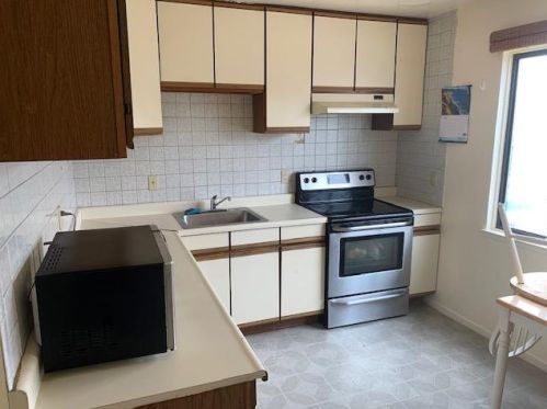 511 Heathcliff Dr, Pacifica, CA 94044-2002