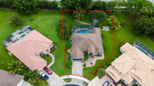 1232 Briarwood Dr, Fort Pierce, FL 34986-2333