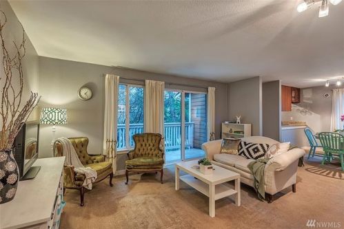 14018 181st Pl, Woodinville, WA 98072-6885