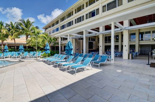 9 Windsor Ln, Boynton Beach FL  33436-6063 exterior