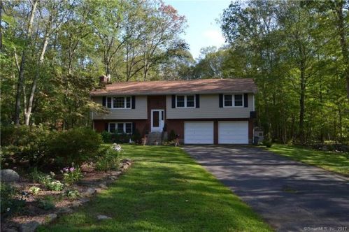 33 Northam Rd, Amston, CT 06231-1315