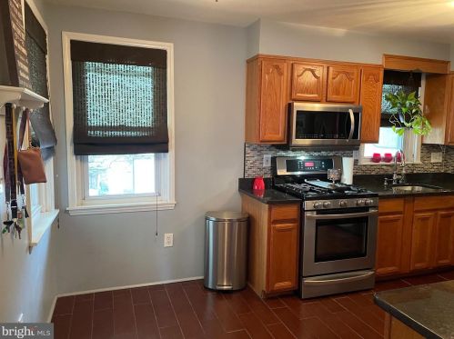 3118 Guilford St, Philadelphia PA 19152-4504 exterior