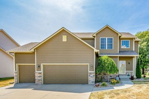 470 Legacy Pointe Blvd, Waukee, IA 50263-9697
