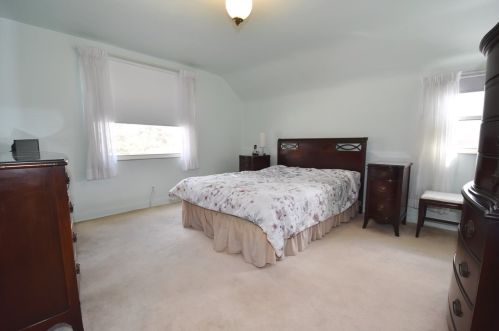 584 Bigelow St, Pittsburgh PA  15207-1272 exterior