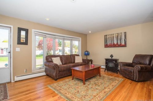 46 Tracy Dr, Manchester, CT 06042-2325