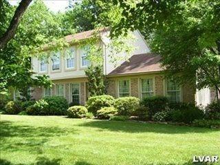 534 Oak Tree Ln, Nazareth, PA 18064-9306