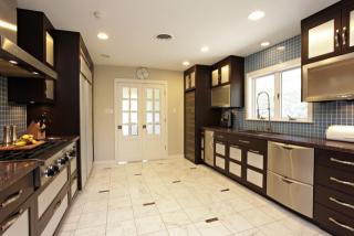 2424 Gramercy St, Houston TX  77030-3106 exterior