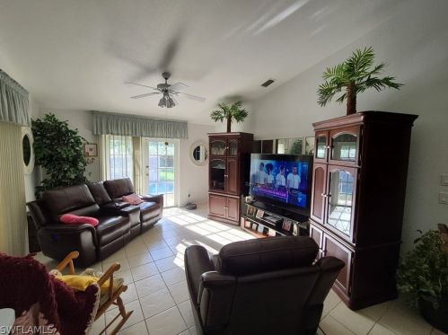 113 Robert Ave, Lehigh Acres FL  33936-1619 exterior