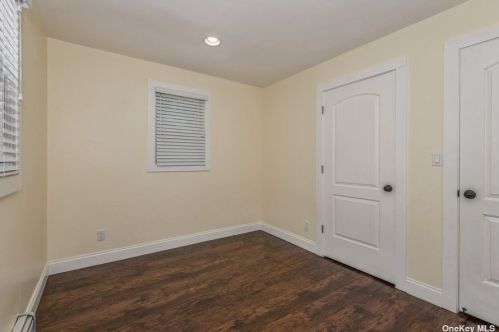 17 Teed St, Huntington Station NY  11746-4331 exterior