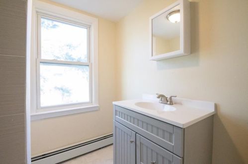 321 Narragansett St, Providence RI  02905-4144 exterior