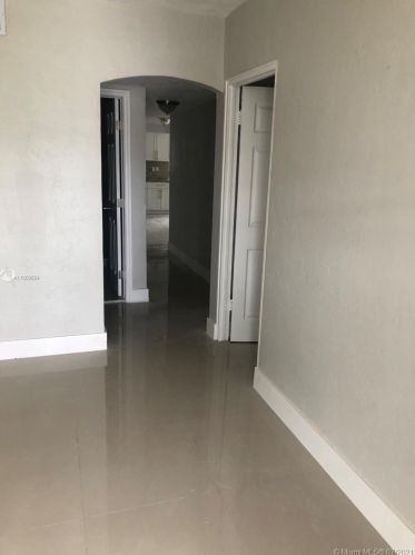 1481 9th Ct, Hialeah FL  33010-3331 exterior