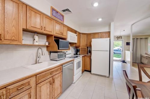 92 Forest Rd, South Setauket NY  11720-2256 exterior