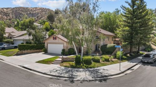 30381 Yosemite Dr, Santa Clarita, CA 91384-3748
