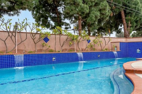 832 Stevely Ave, Long Beach CA 90808-4438 exterior