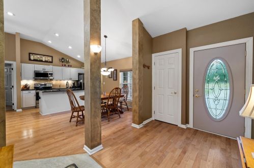 28510 Williams Ct, Waterford, WI 53185-1877