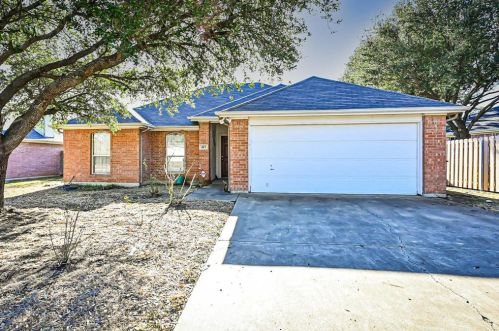 415 Preston Dr, Cleburne TX  76033-7334 exterior