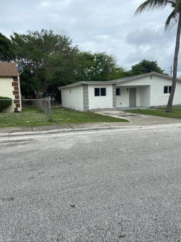 708 5th St, West Palm Beach FL  33401-4145 exterior