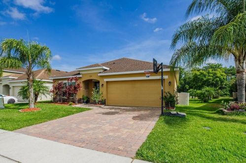 2728 Big Timber Dr, Kissimmee, FL 34758-2515