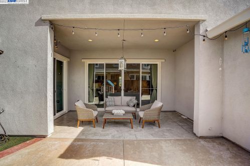 70 Thunder Bay Ct, West Pittsburg CA  94565-7924 exterior