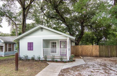 1171 Highland Ct, Saint Petersburg, FL 33701-1544